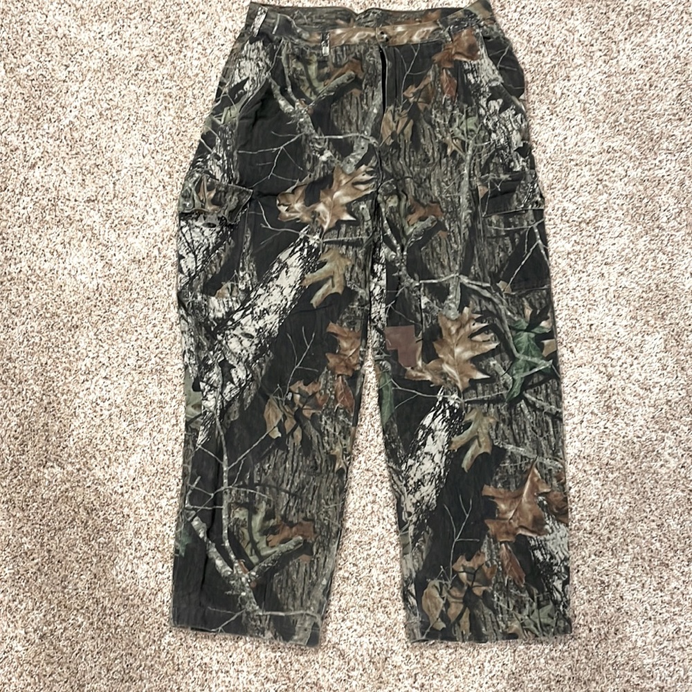 Used men’s Large camo pants. Insulated interior.